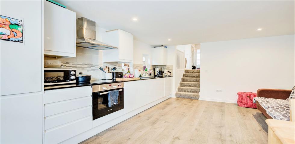 			2 Bedroom, 1 bath, 1 reception Apartment			 Sumatra Road, WEST HAMPSTEAD